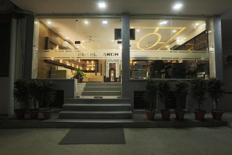 Hotel Arch - Near Aerocity New Delhi Bagian luar foto