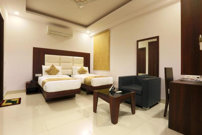 Hotel Arch - Near Aerocity New Delhi Bagian luar foto