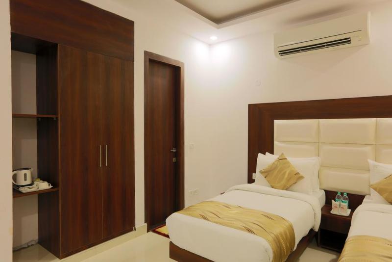 Hotel Arch - Near Aerocity New Delhi Bagian luar foto