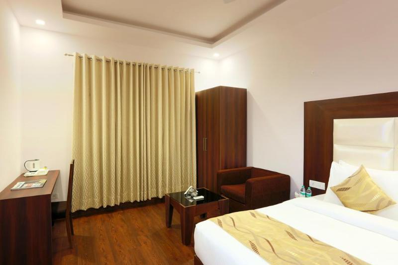 Hotel Arch - Near Aerocity New Delhi Bagian luar foto