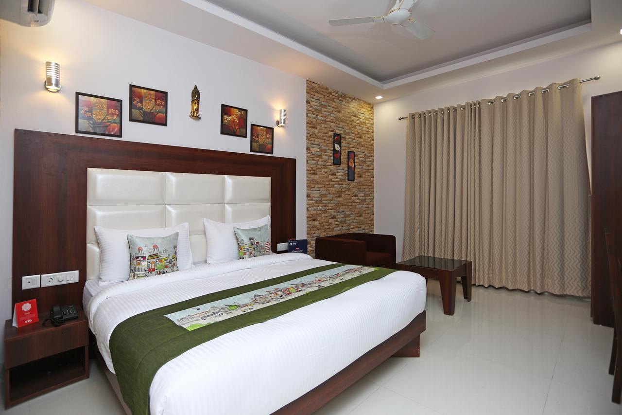 Hotel Arch - Near Aerocity New Delhi Bagian luar foto