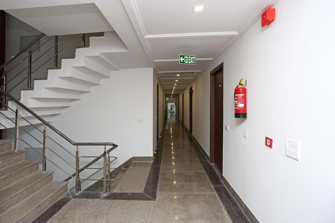 Hotel Arch - Near Aerocity New Delhi Bagian luar foto