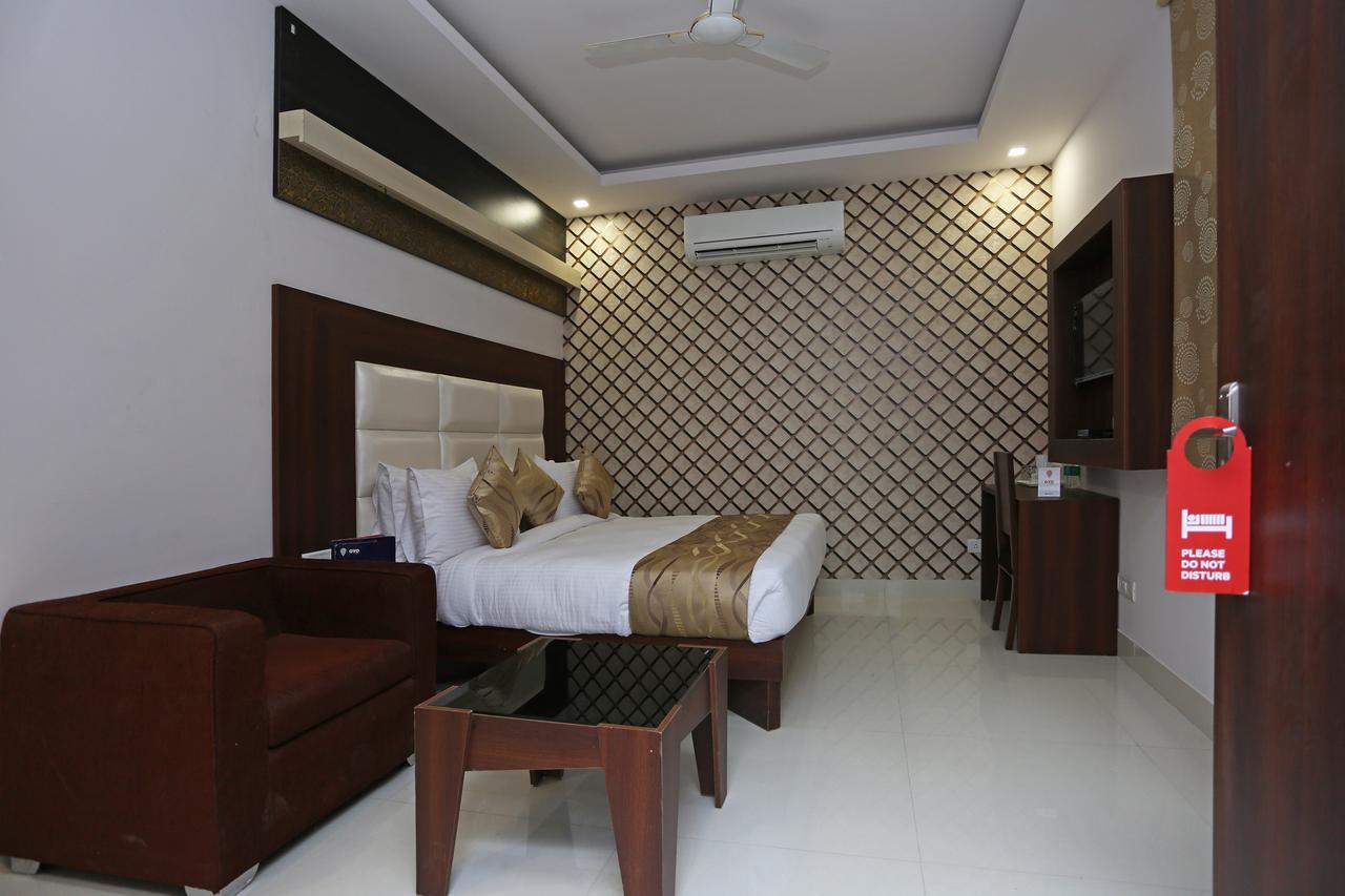 Hotel Arch - Near Aerocity New Delhi Bagian luar foto