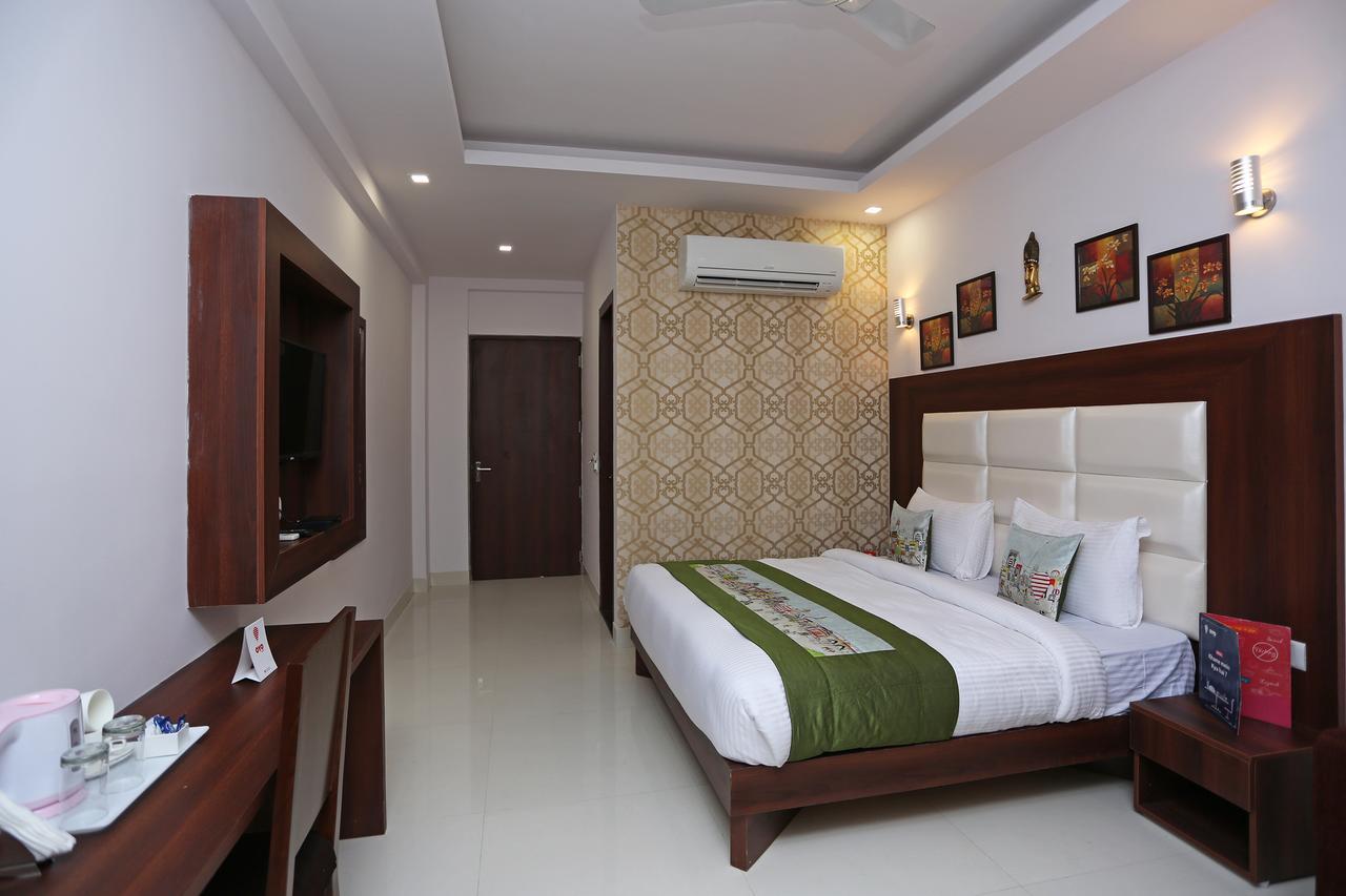 Hotel Arch - Near Aerocity New Delhi Bagian luar foto