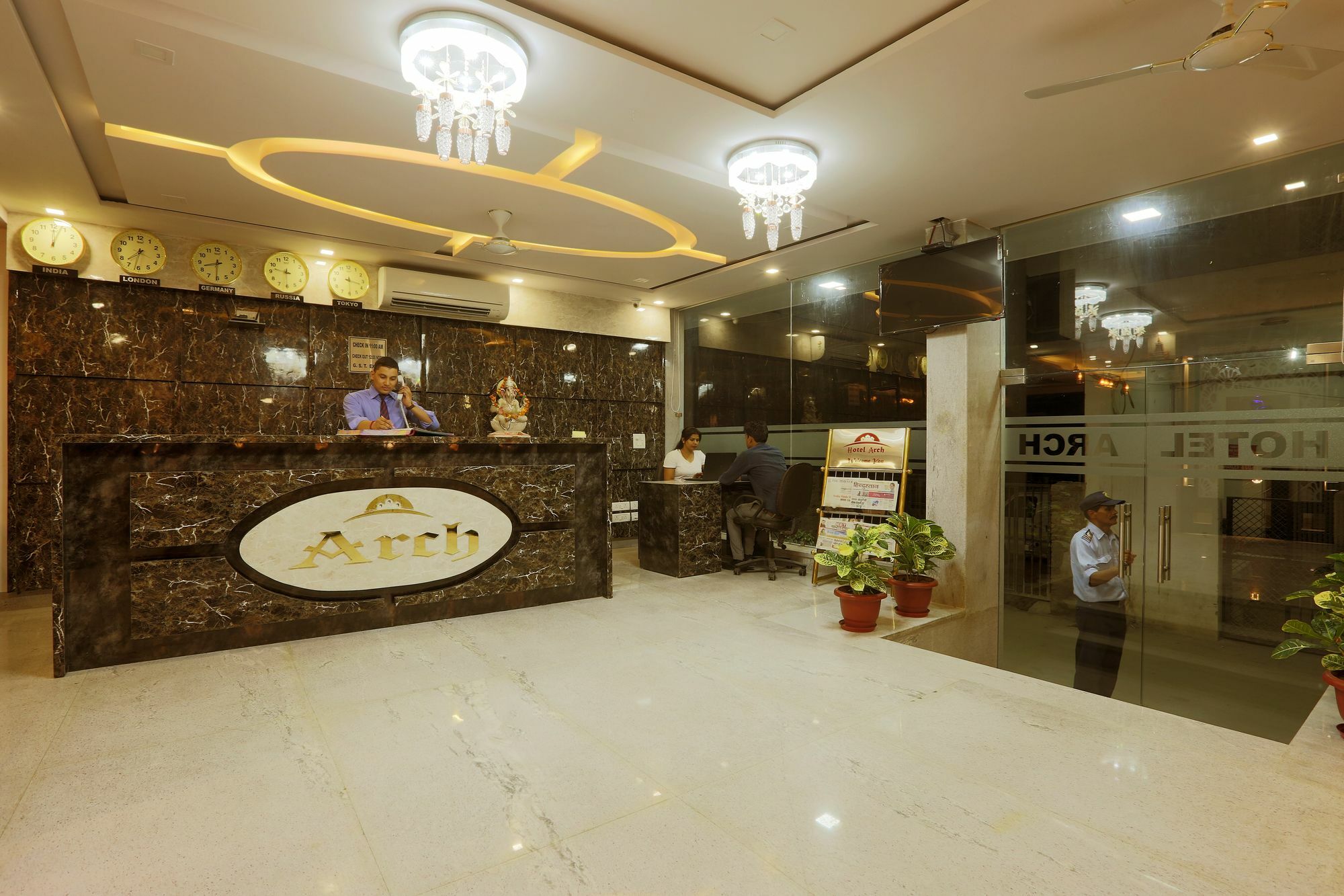 Hotel Arch - Near Aerocity New Delhi Bagian luar foto