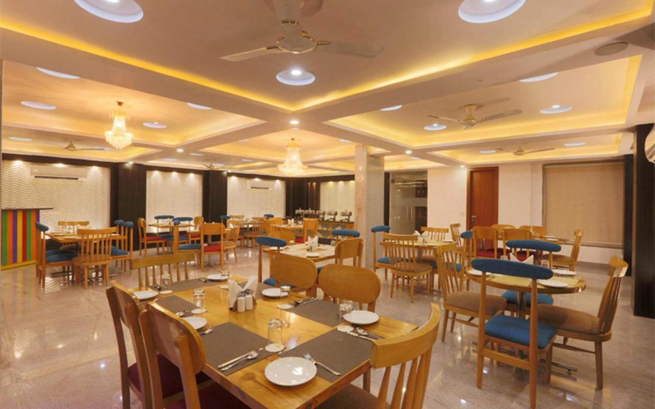 Hotel Arch - Near Aerocity New Delhi Bagian luar foto