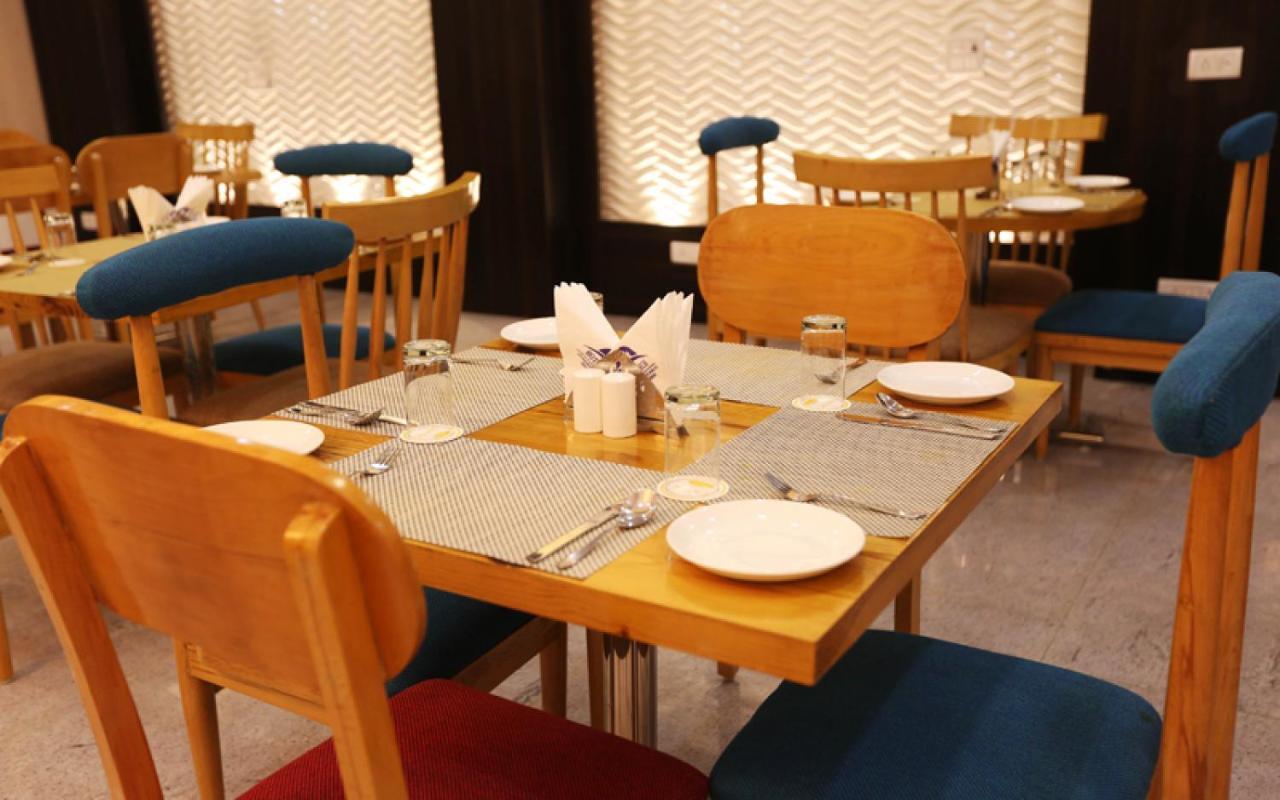 Hotel Arch - Near Aerocity New Delhi Bagian luar foto